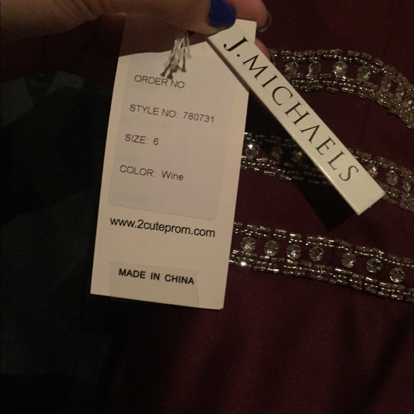 prom dress - Picture 3 of 8